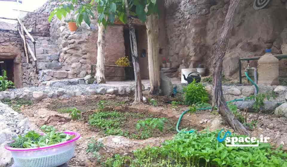 اقامتگاه بوم گردی آبدر - کرمان - شهر بابک - روستای آبدر